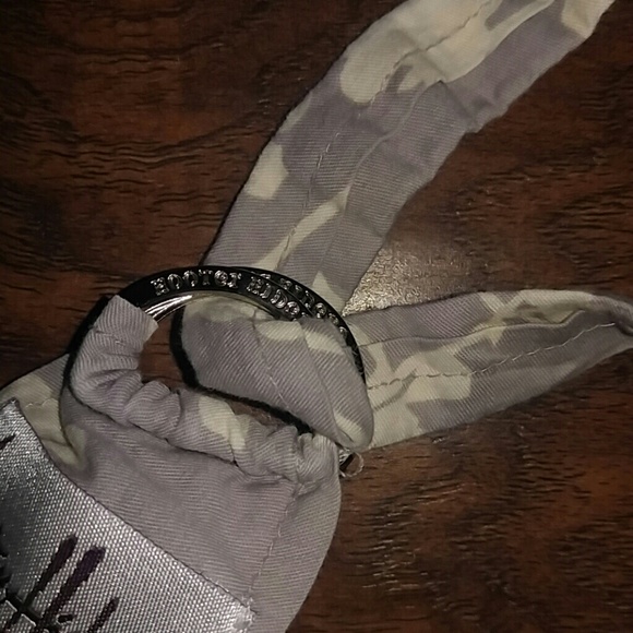 Hooter Hiders Nursing Cover - Picture 5 of 5